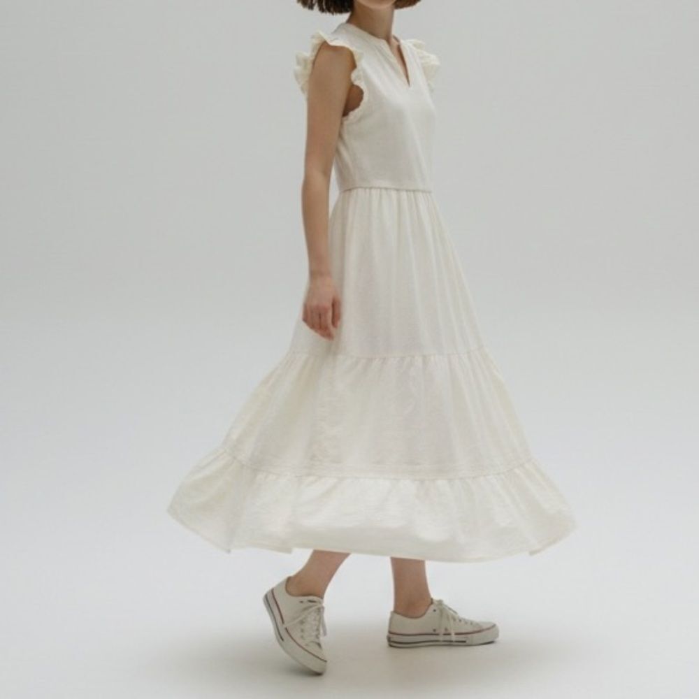 Adyson Parker Lined Flutter Sleeve Dress in Ivory Size Small